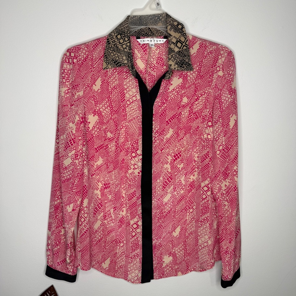 H14 Trina Turk Womens Pink Geometric Print Long Sleeve Blouse Black Trim Silk SP